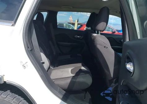 2014 Jeep Cherokee Latitude z USA, uszkodzony, nr VIN 1C4PJLCS3EW217119